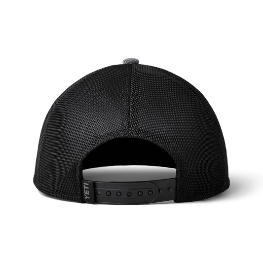 Parte trasera de la gorra YETI Intl Steer Flat Brim Hat con ajuste regulable y diseño resistente