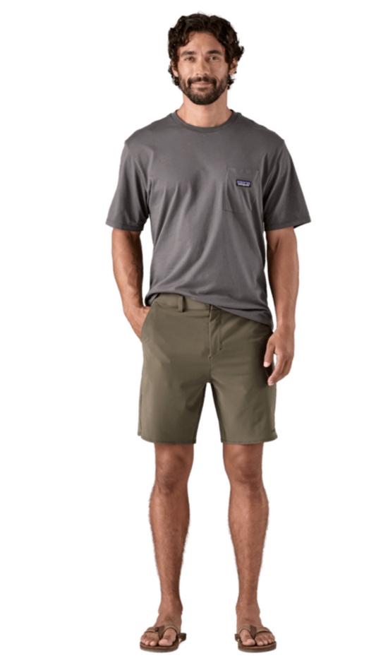 pantalón Patagonia Hydropeak Hybrid Walk Shorts hombre en uso verano outdoor