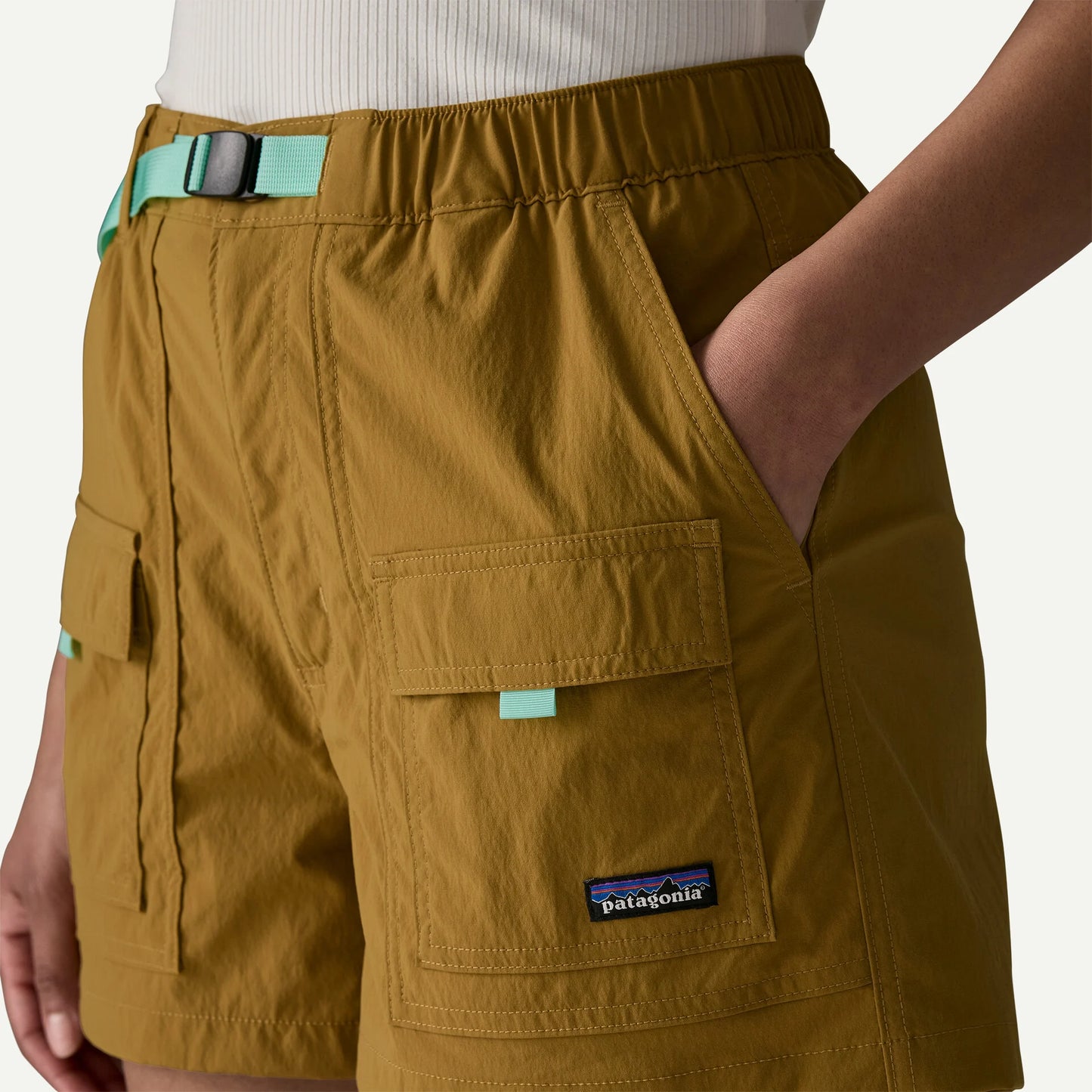 detalle de la cintura del pantalón Patagonia Outdoor Everyday Shorts mujer