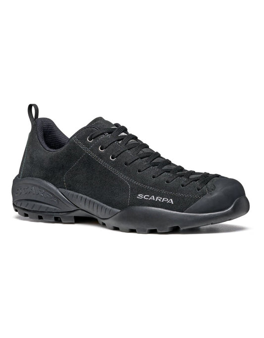 Zapatilla Scarpa Mojito GTX negra en vista perspectiva con membrana Gore-Tex para uso urbano y outdoor.