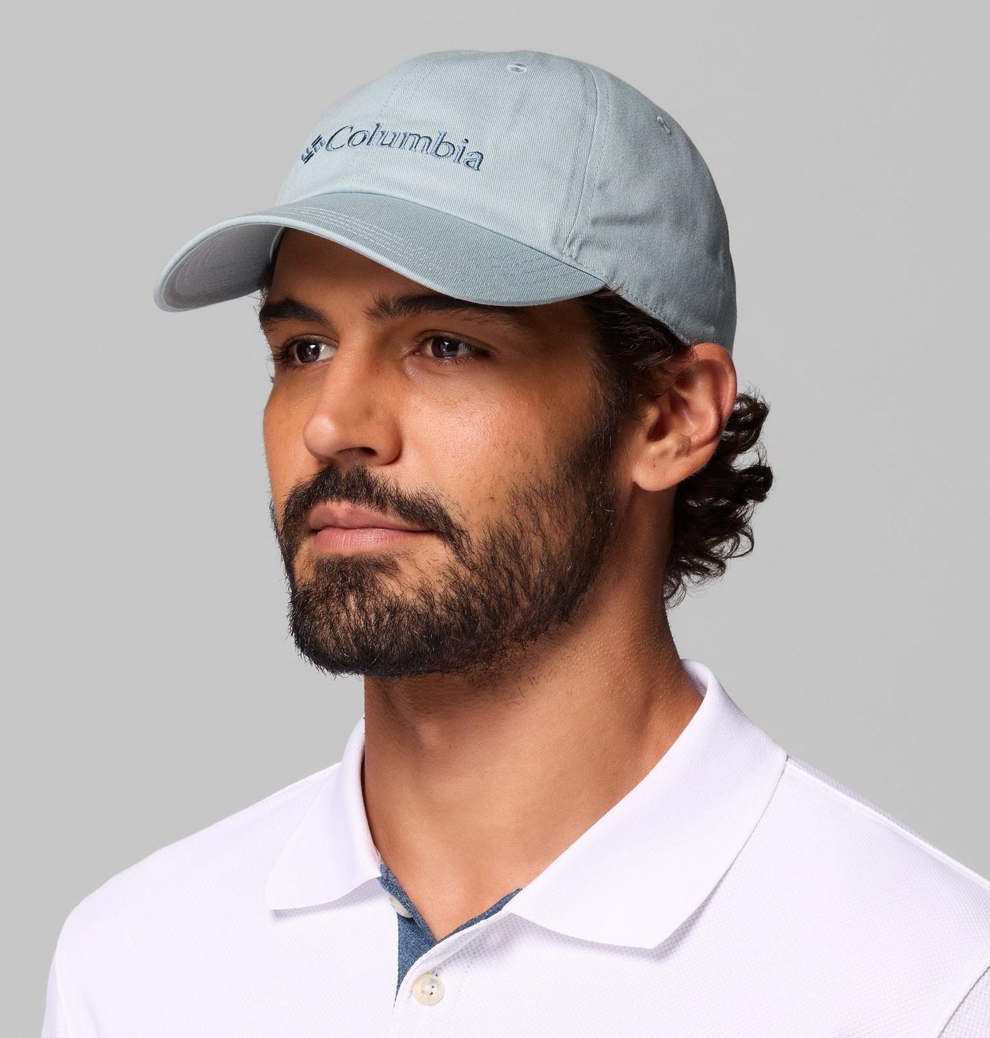 persona usando gorra Columbia Provisions Ball Cap azul en exterior