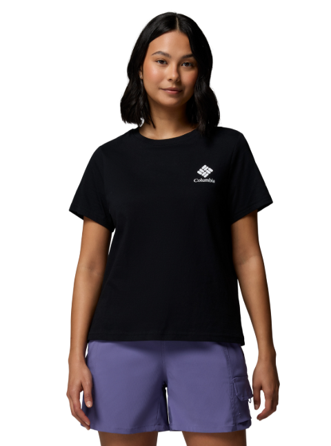 chica con camiseta columbia rolling bend de color negro detalle logo en color blanco