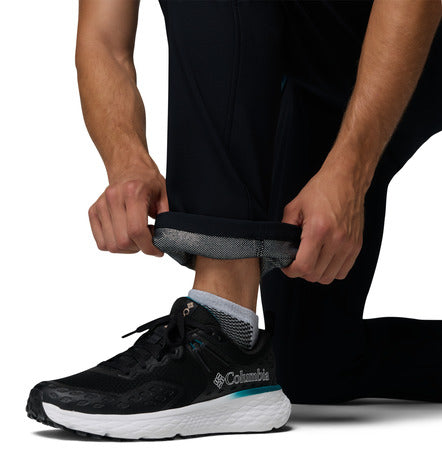 Detalle del tejido térmico Omni-Heat del pantalón Columbia Time to Trail color negro