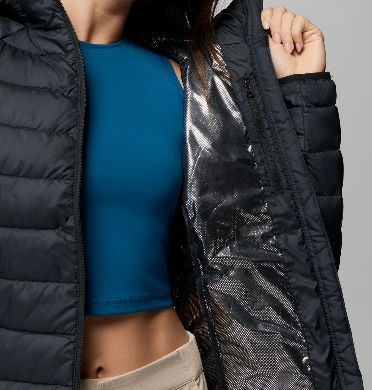 detalle del interior reflectante Omni Heat de la chaqueta Columbia Powder Lite II para mujer