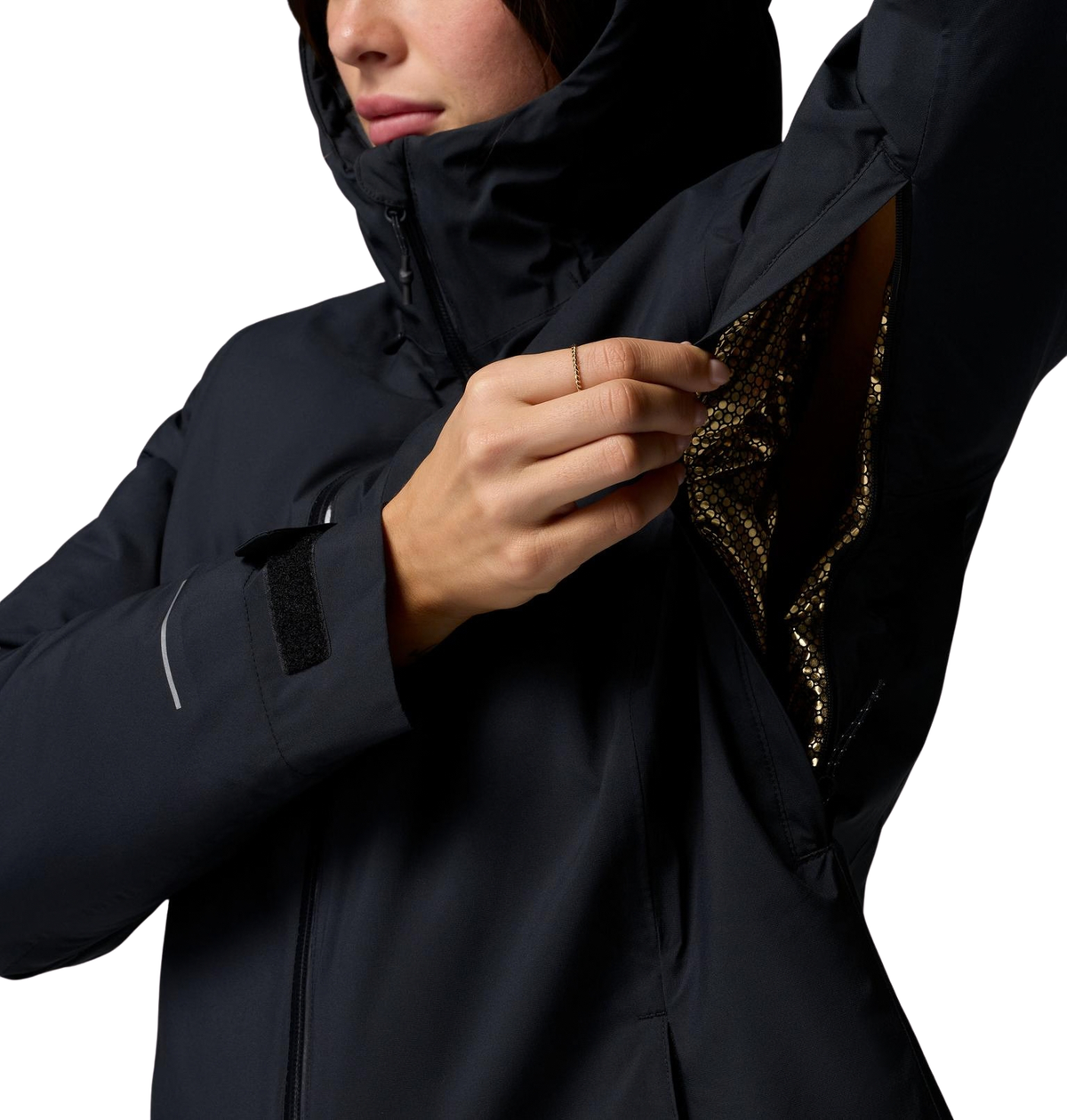 detalle de la ventilación en la axila de la chaqueta Columbia Trailborne Insulated para mujer