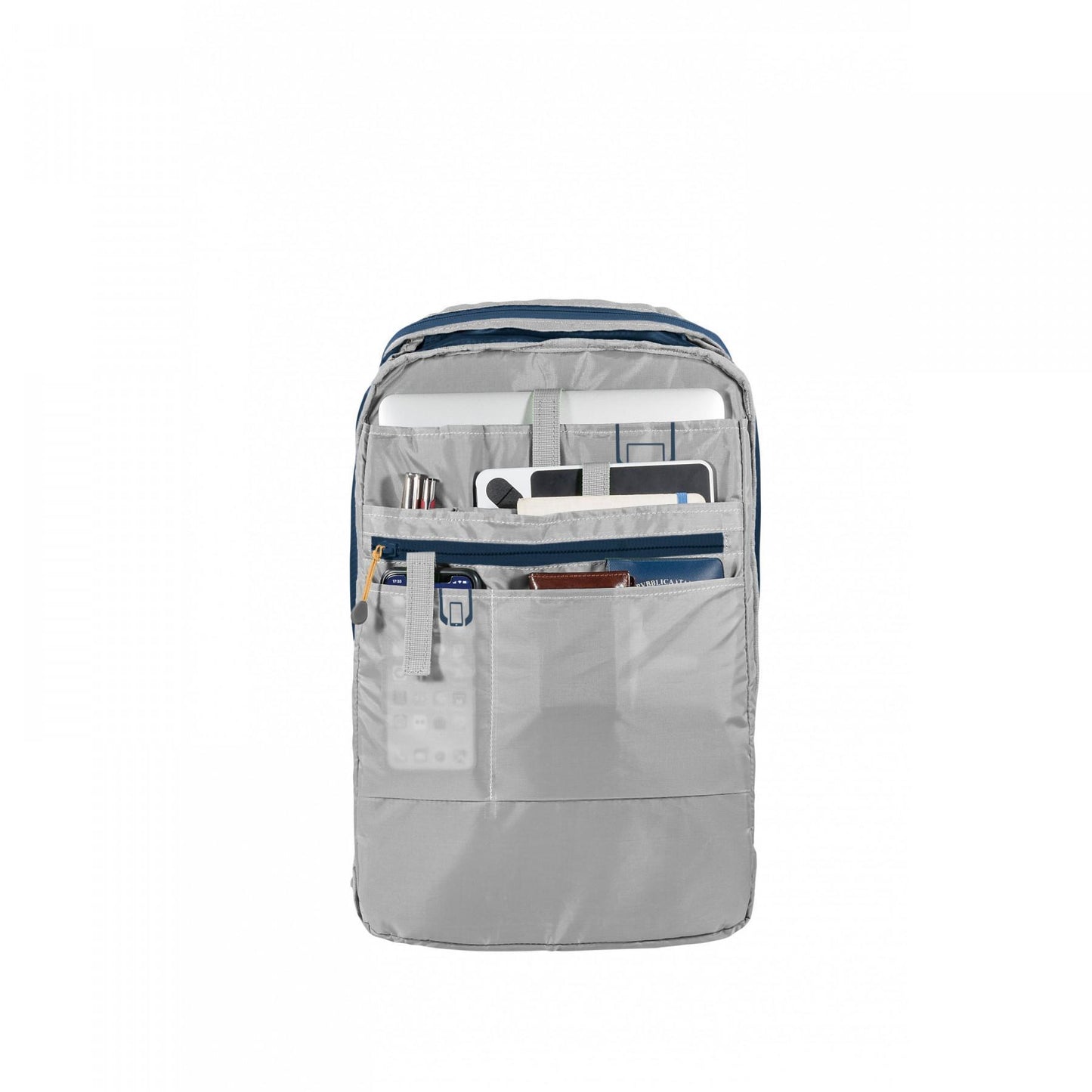 Detalle del compartimento principal de la mochila Ferrino Ziano Mizar 18 para organizar lo esencial