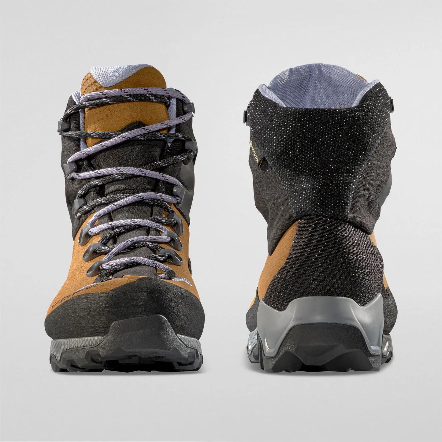 La Sportiva Aequilibrium Trek GTX en ruta de montaña
ALT: botas La Sportiva Aequilibrium Trek GTX en uso durante una ruta de trekking en montaña