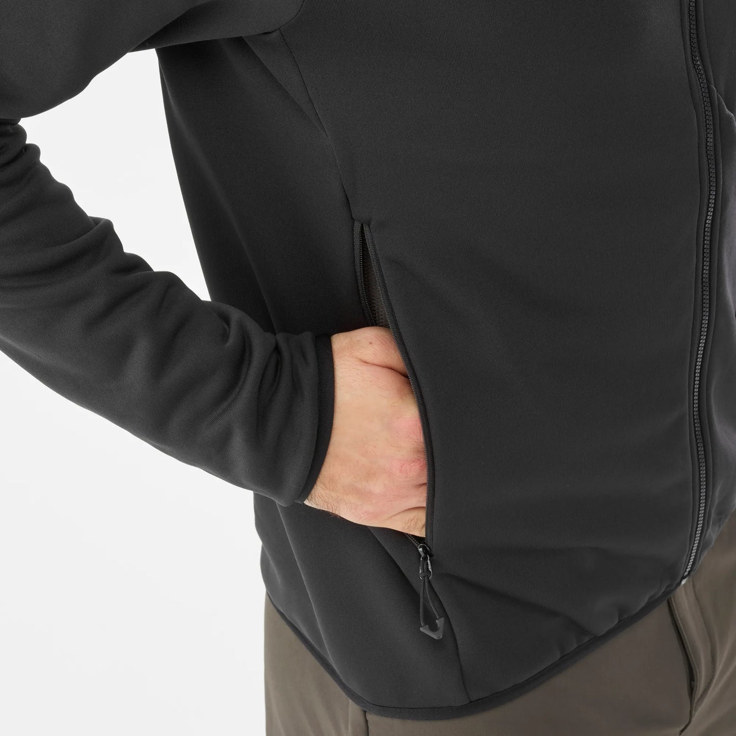 detalle del bolsillo con cremallera del forro polar Millet Seneca Fleece Jacket hombre