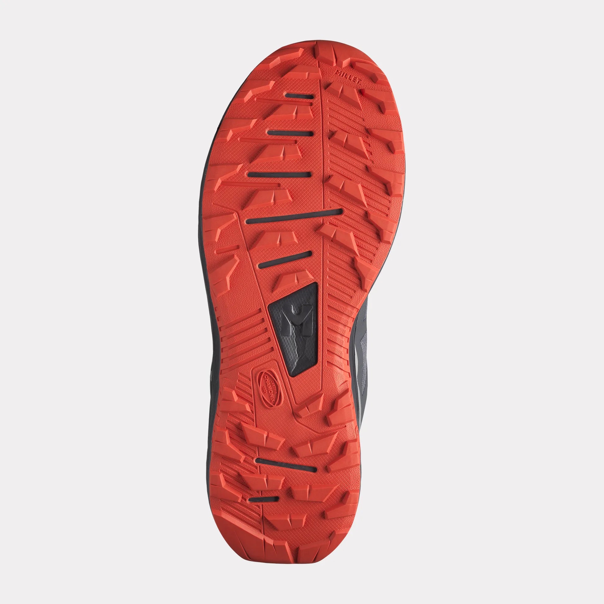 suela de las zapatillas Millet Seneca GTX hombre con detalle del agarre para senderismo