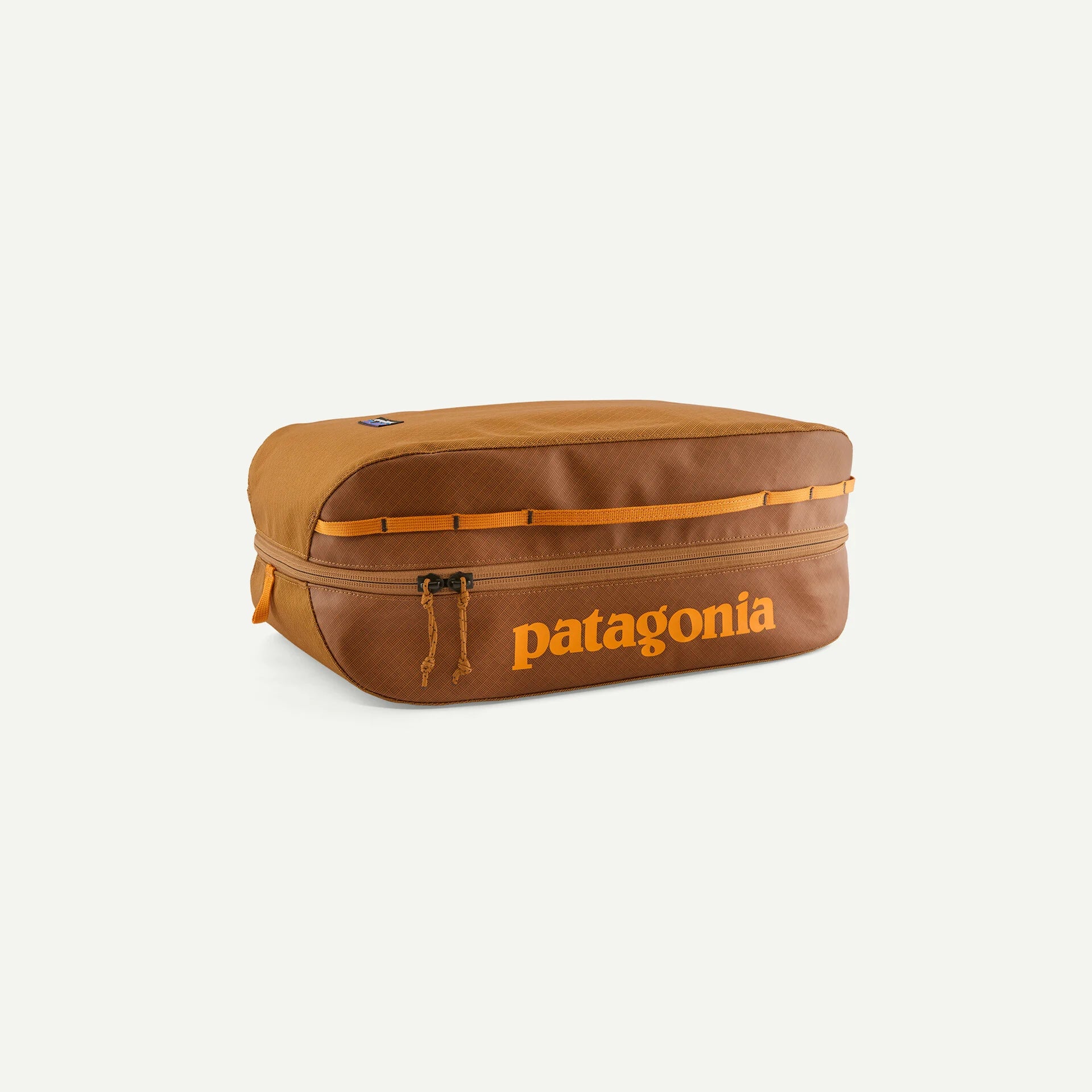 organizador Patagonia Black Hole Cube 14L color CIBN vista frontal