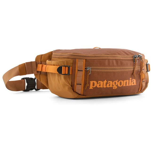 riñonera Patagonia Black Hole de cinco litros en color Cinnamon Brown para senderismo viajes y uso diario