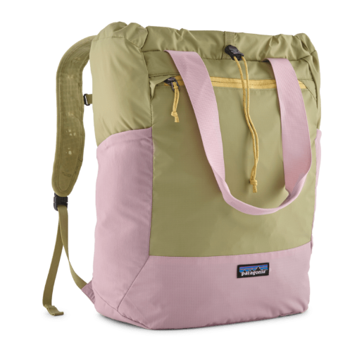 mochila Patagonia Terravia Tote Pack color rosa y verde quiet violet vista frontal