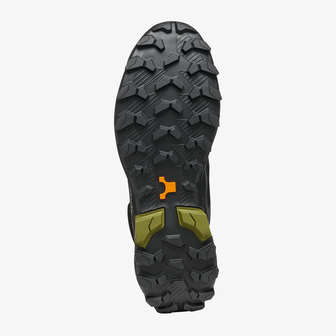 Suela  de la zapatilla Scarpa Ribelle Cross 2 GTX negra con agarre para terreno técnico.