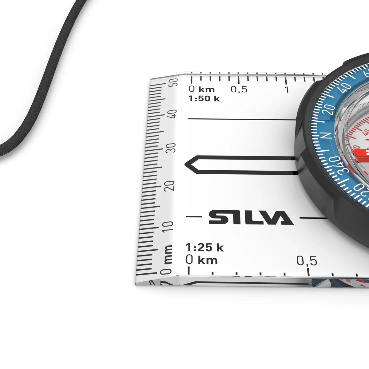 detalle de la placa base transparente de la brújula Silva Field para orientación con mapa
