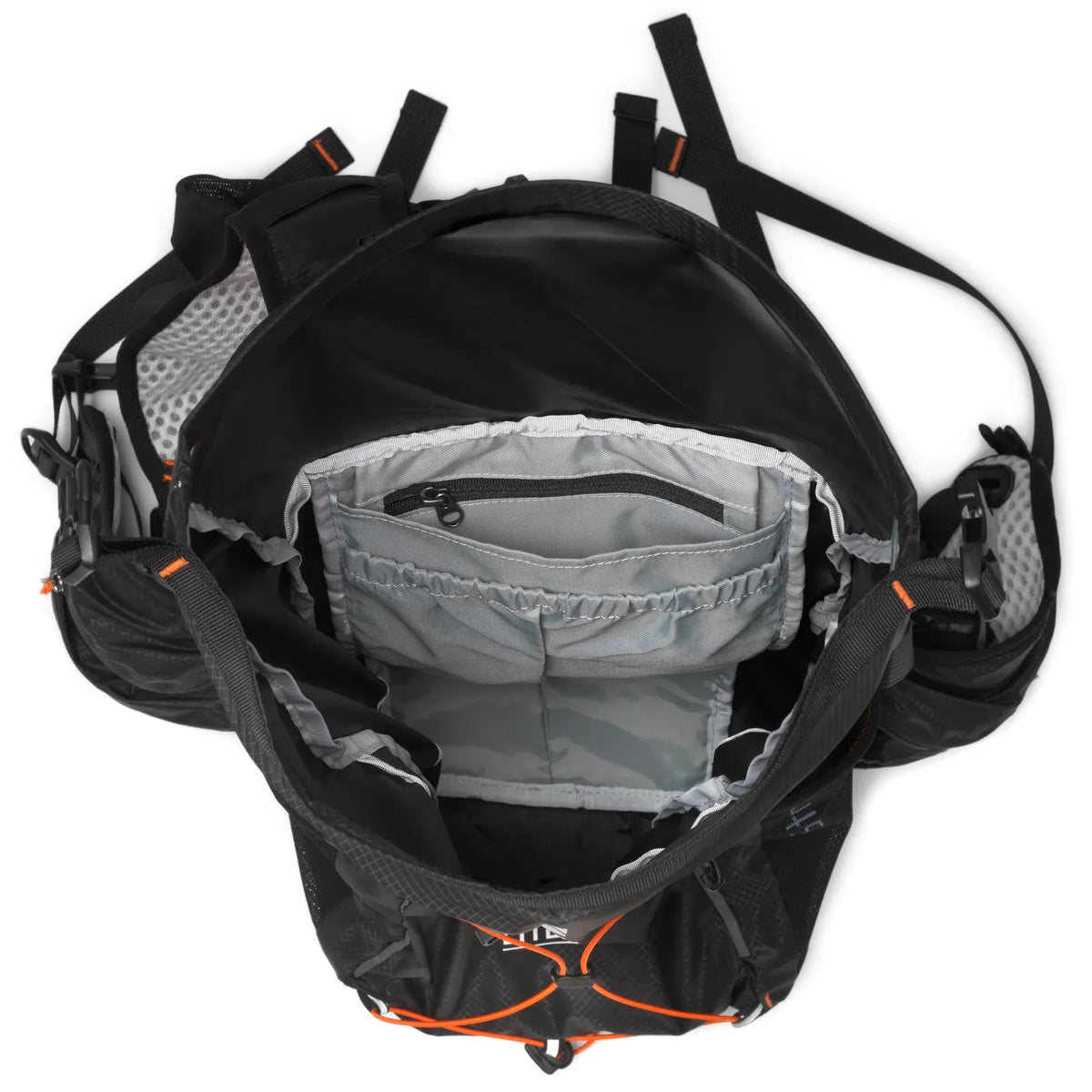 vista superior del compartimento principal de la mochila Silva Strive Mountain Pack mostrando su apertura y espacio interior