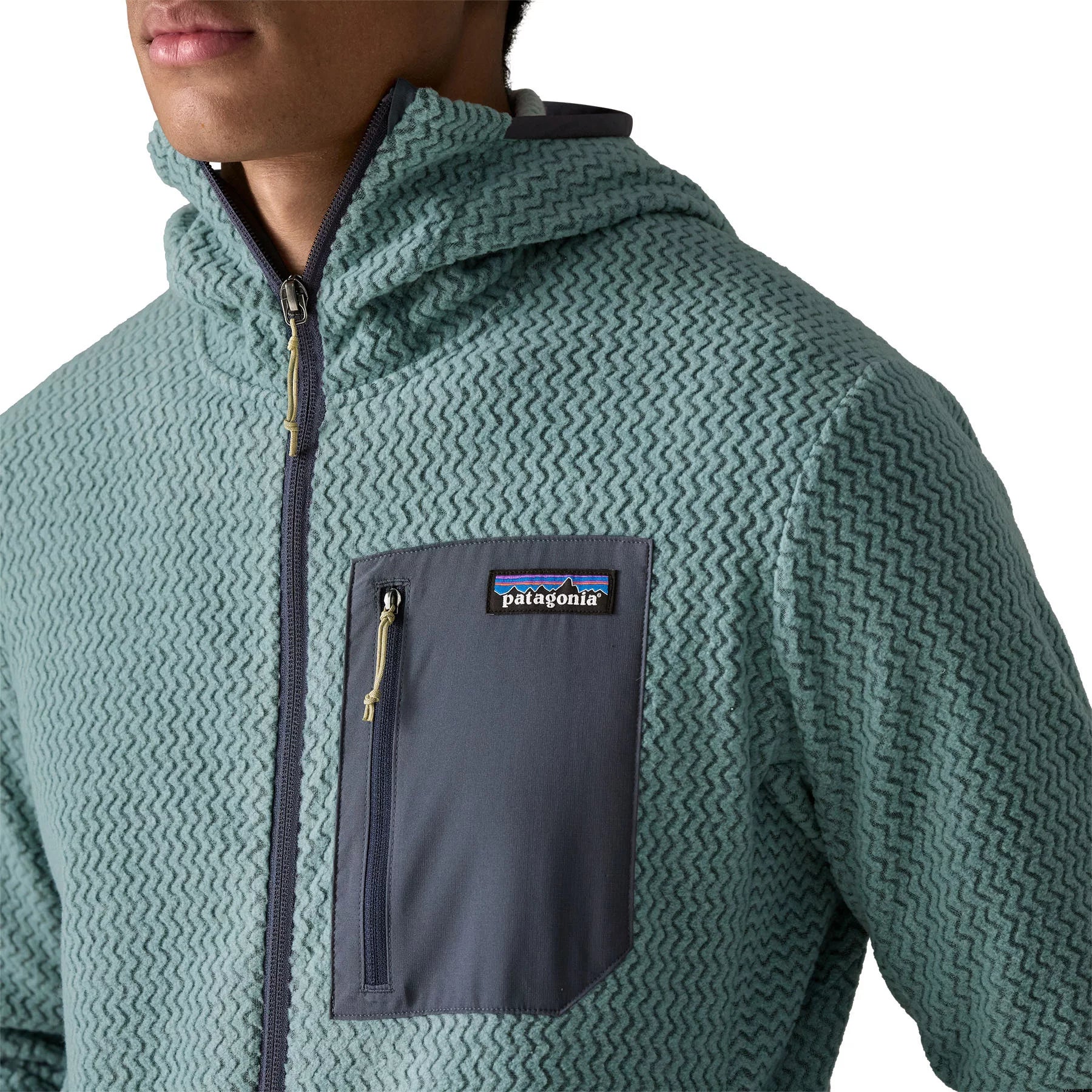 Detalle del tejido técnico de la Patagonia M's R1 Air Full Zip Hoody, diseñada para calor y transpirabilidad blue sage
