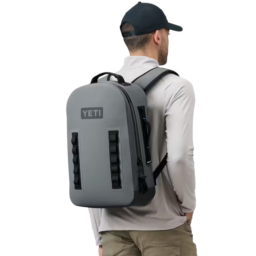 Yeti Panga Submersible Backpack 28 en uso urbano y lifestyle diario